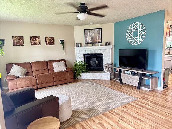 5th image of 1013 Bedford Dr