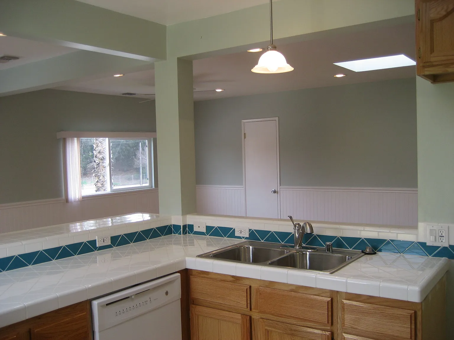 2 bed, 835 sqft, $2,595 — Photo 4