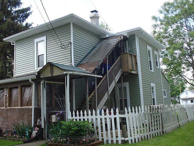1st image of 149 N Grand Ave