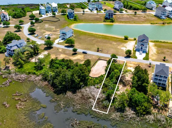 637 Cannonsgate Drive, Newport, NC 28570