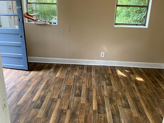 3rd image of 300 Richmond Ave #2