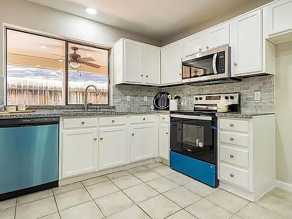 3rd image of 17423 Seven Pines Dr