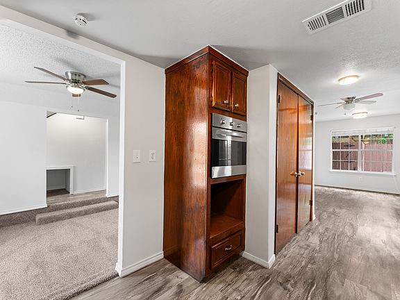 5th image of 2810 Golfing Green Dr