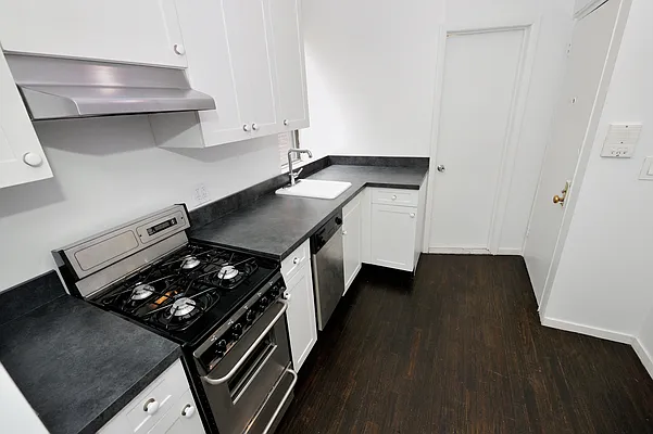 Rented by Aether Property Group | media 11