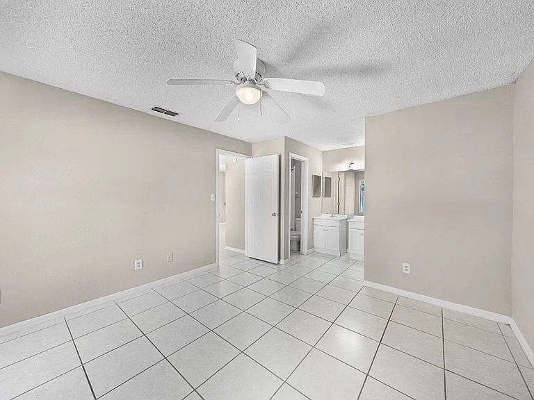 2530 Kamnic Ct — Photo 6