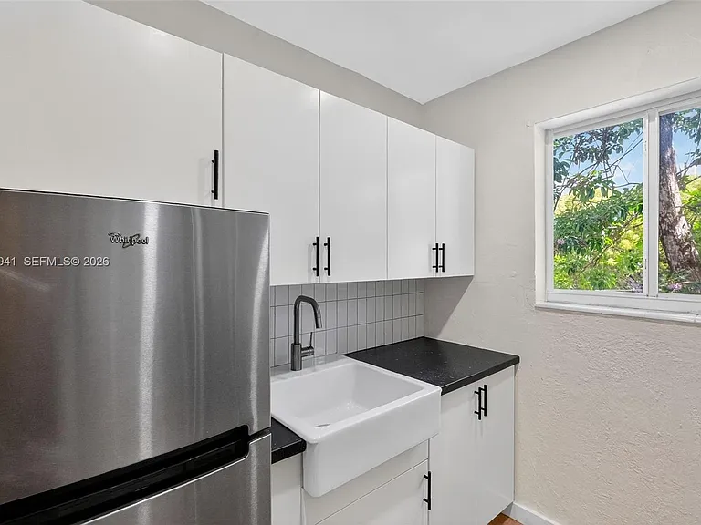 428 Collins Ave #10 — Photo 9