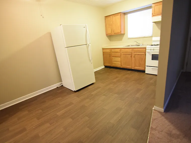 1251 Summit St #A — Photo 4