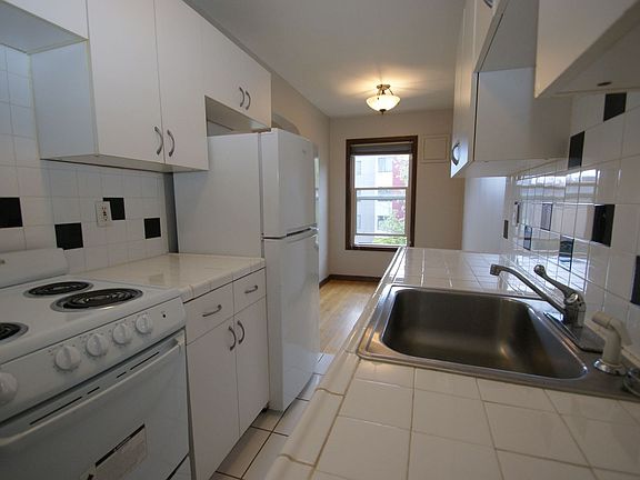 4th image of 616 4th Ave W APT 206