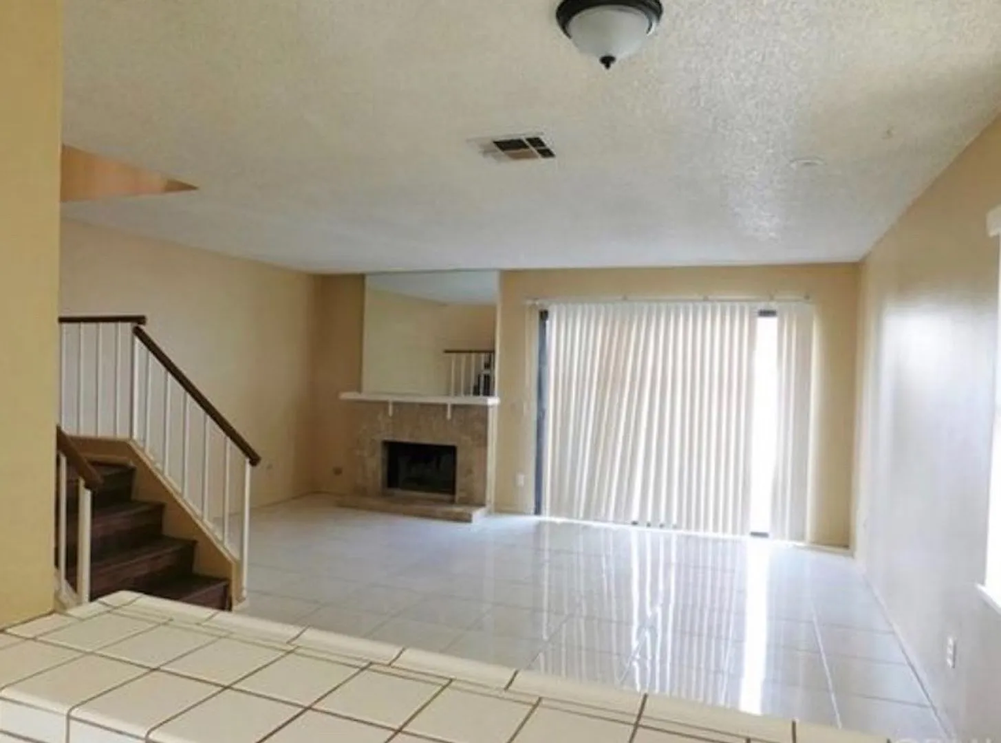 Extremely Spacious 2 bedroom Condo for Rent in Discovery Village — Photo 3