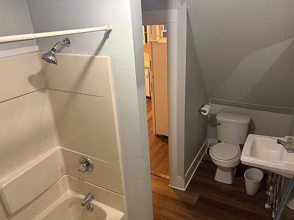 5th image of 23 Drummond St #2L