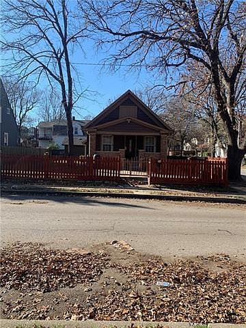 1st image of 520 Bales Ave