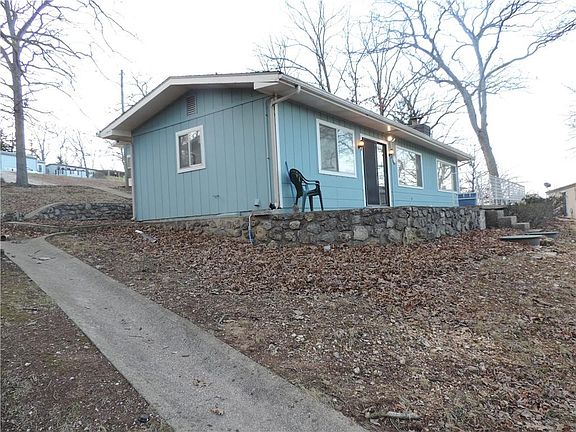2nd image of 170 Aurora Dr
