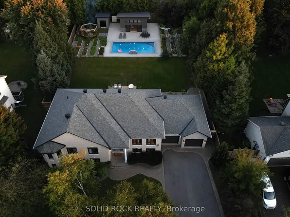 7040 Donwel Dr, Ottawa, ON K4P 1M7