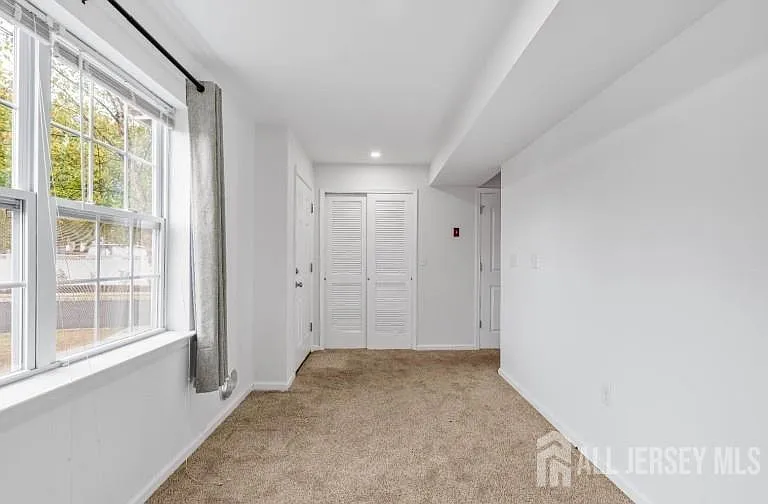 8 Alfred Ave — Photo 24