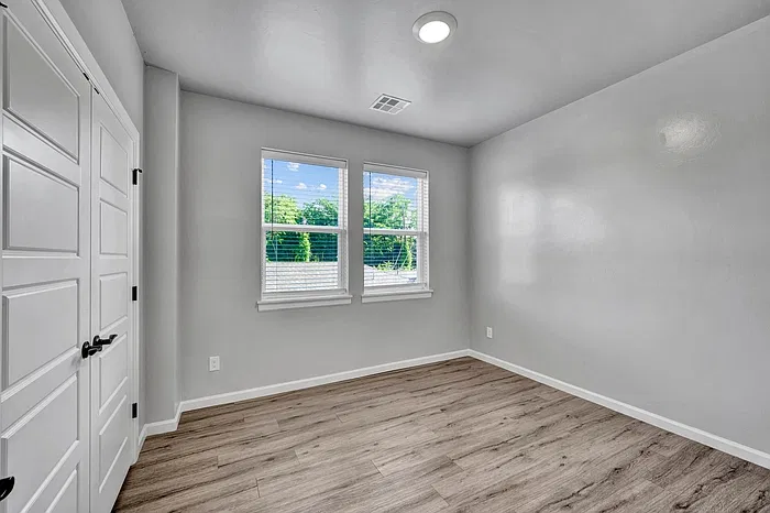 1138 N Blackwelder Ave #3 — Photo 12
