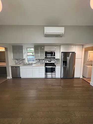 2 bed/2 bath charming TINY house in Concord Photo 1 2 bed/2 bath charming TINY house in Concord Photo 1
