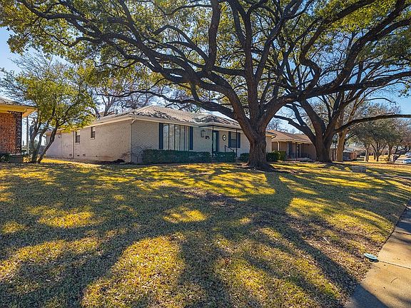 2nd image of 3306 Sharpview Ln