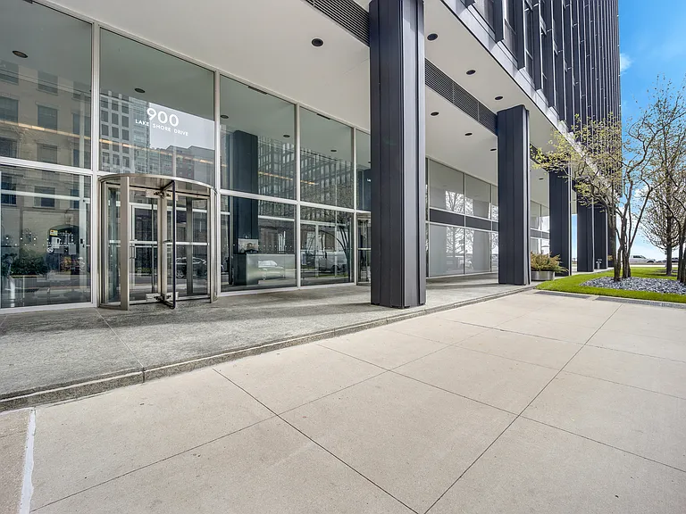 900 N Lake Shore Dr #1706 — Photo 2