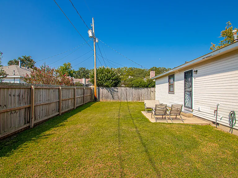 106 Willow Grove Ct — Photo 3