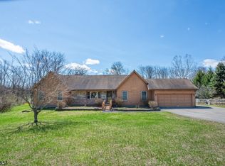 15 Mount Pleasant Rd, Columbia, NJ 07832