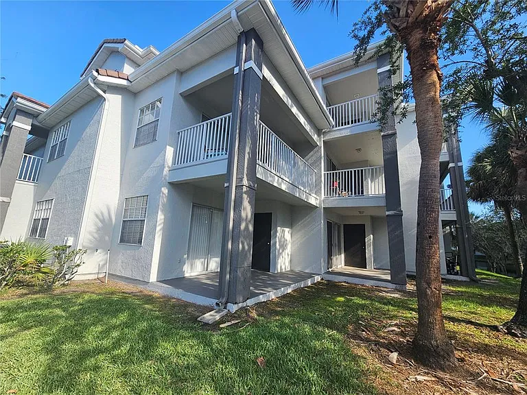 13838 Fairway Island Dr #1418 — Photo 2
