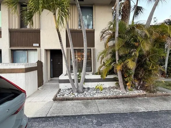 2661 NE 164th St #40, North Miami Beach, FL 33160