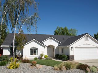 893 Paramount Way, Redding, CA 96003