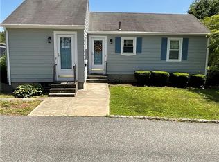 17 Navarre St, West Warwick, RI 02893