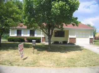 9456 E English Oak Dr, Indianapolis, IN 46235