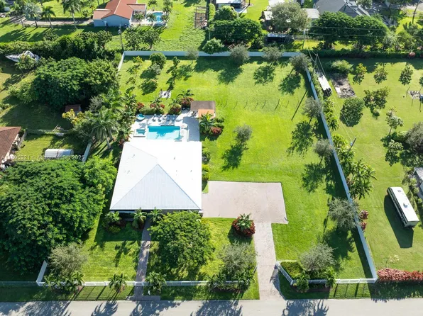 24301 SW 212th Ave, Homestead, FL 33031
