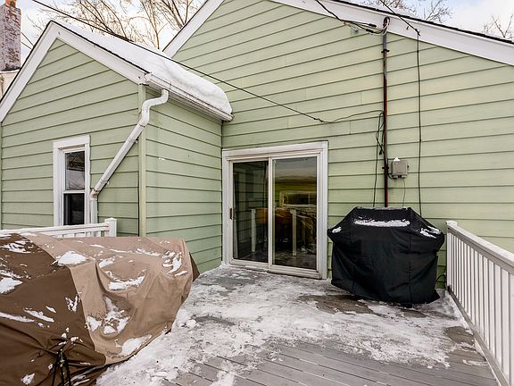 5th image of 1157 Montana Ave W