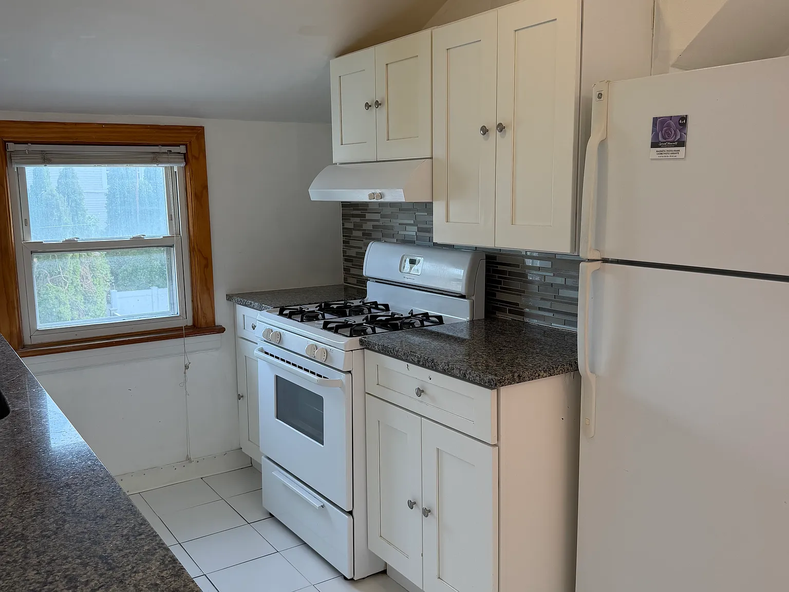 2 bed, 800 sqft, $2,000 — Photo 2