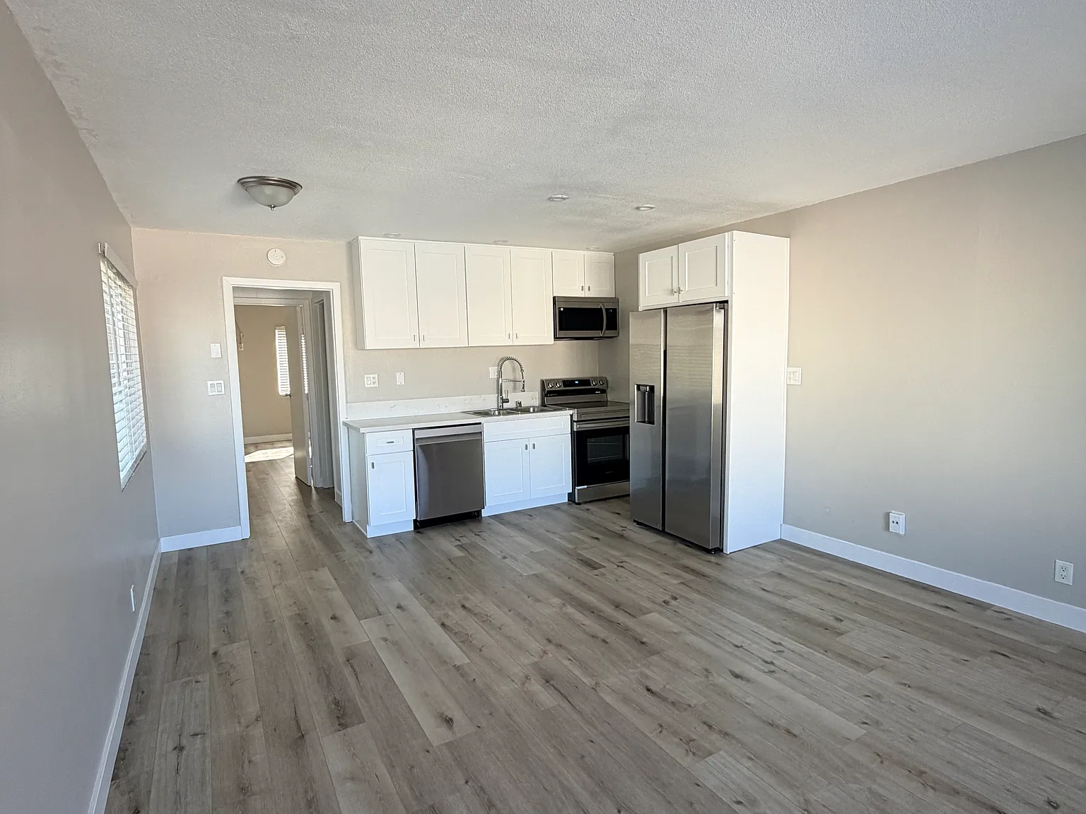1 bed, 700 sqft, $2,195 — Photo 2