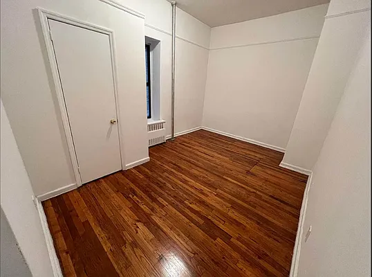 Rented by KNOCKKNOCK LLC | media 12