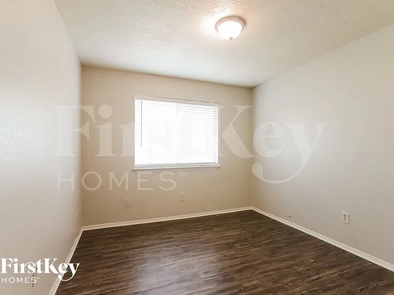 17522 Davenway Dr — Photo 12