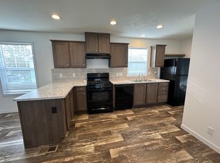 46555 E Dunnellon Dr, Macomb, MI 48044