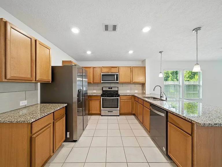 539 Broken Boulder St — Photo 1