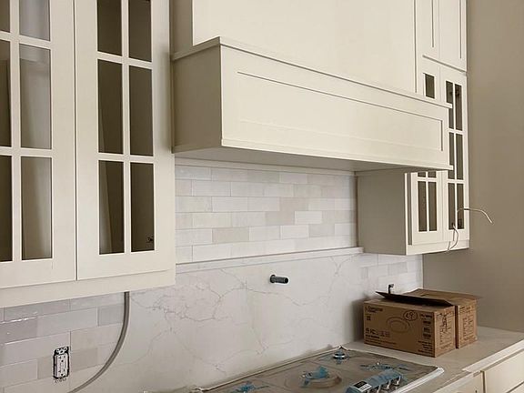 3rd image of 9 Enclave Cir