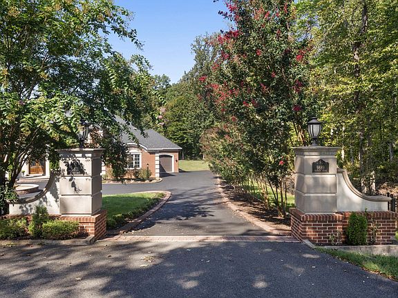 2nd image of 9889 Oxcrest Dr