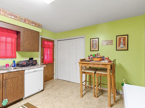 5th image of 6809 Tyner Rd