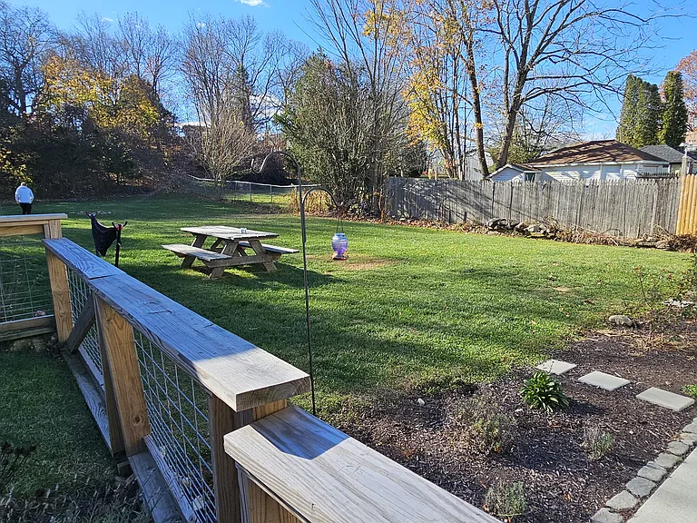 31 Bentley Ave #A & B — Photo 16