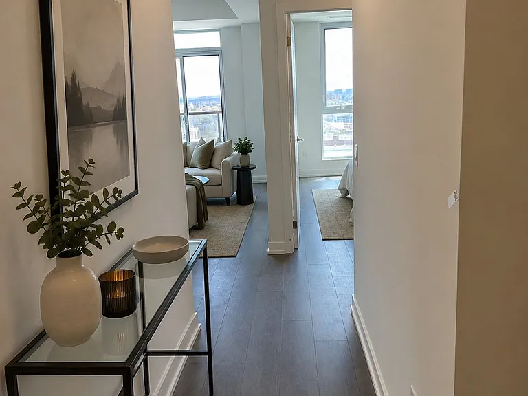 55 Duke St W #1904 — Photo 2
