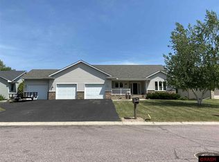 405 Coventry Rd, Le Sueur, MN 56058