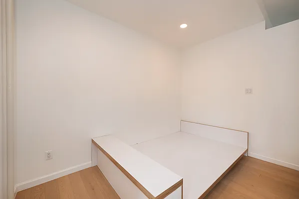 Rented by SERHANT. | media 1