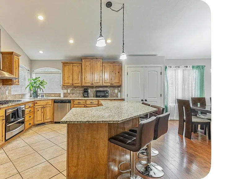 11234 S Via Bonito Dr — Photo 5