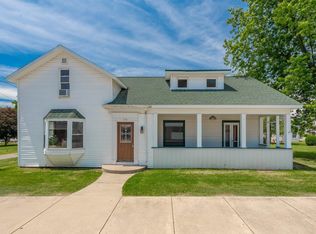 116 S Walnut St, Etna Green, IN 46524