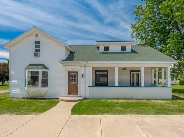 116 S Walnut St, Etna Green, IN 46524