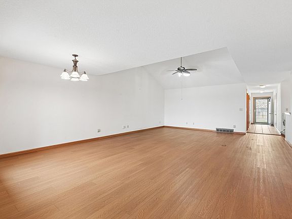 5th image of 118 5th St #2