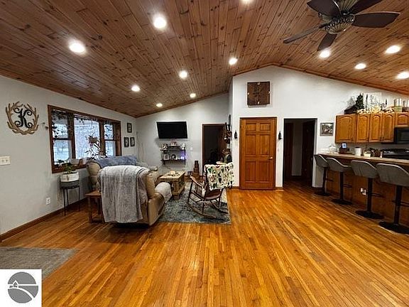 3rd image of 2095 Musser Rd