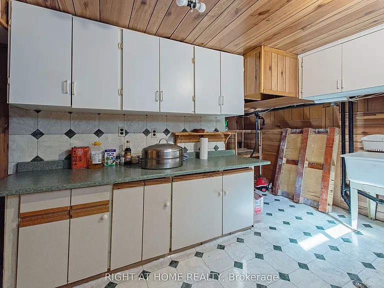 69 Alayne Cres — Photo 37